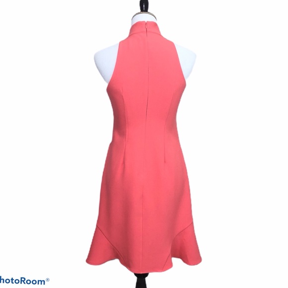 Vince Camuto sleeveless back zip crepe shift dress in poppy orange - Picture 5 of 12